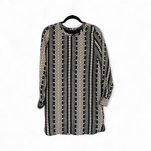 💄NWT Olivaceous Patterned Shift Dress